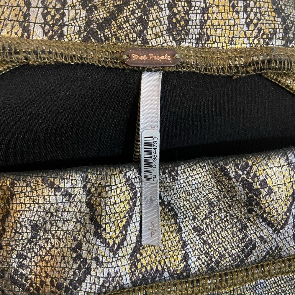 FREE PEOPLE Rio Gold Python Mid Rise Pants Size Small - Picture 2 of 2